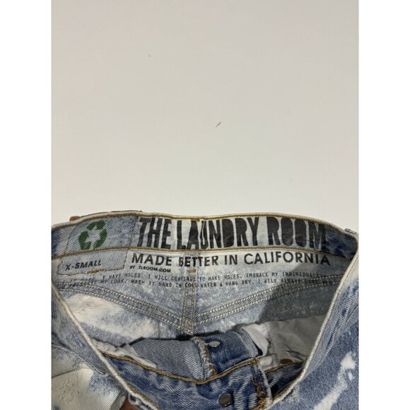 Levi's Womens Size XS 501 Button-Fly Cut Off Shorts Distressed Acid Wash Cheeky - Picture 4 of 8